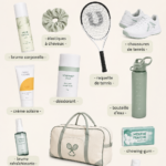 Femme préparant son sac de tennis avec les éléments essentiels.