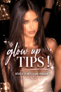 Femme souriante affichant une peau éclatante lors d'une routine de soins.