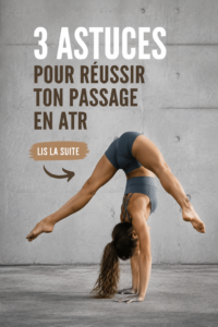 Femme en train de pratiquer le pressé de main dans un environnement calme et inspirant.