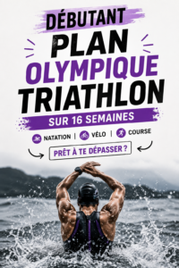 Femme courant lors d'un triathlon avec enthousiasme