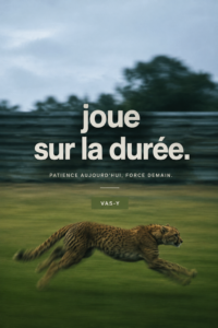 Femme pratiquant le yoga en extérieur, symbole d'un entraînement durable et à long terme.