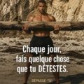 Femme en train de se dépasser dans une activité sportive, symbolisant la force intérieure