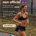 Femme en pleine séance d'entraînement visant à augmenter sa force physique, en utilisant des poids.